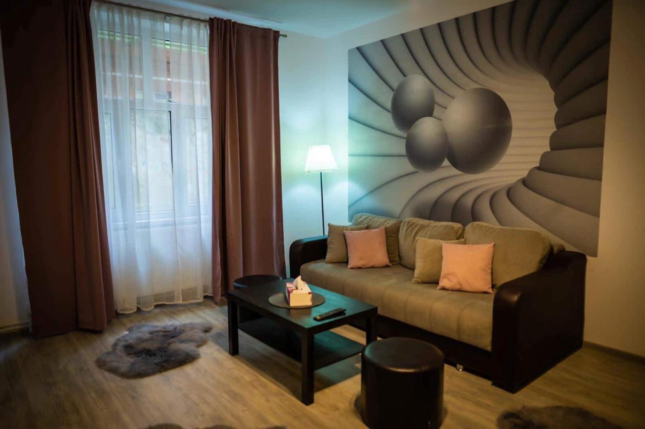 The Nest@Pinehouse Apartman Brassó Kültér fotó